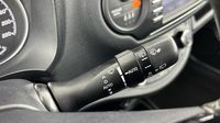 Toyota Yaris 100h Dynamic 5p RC18 — photo 25