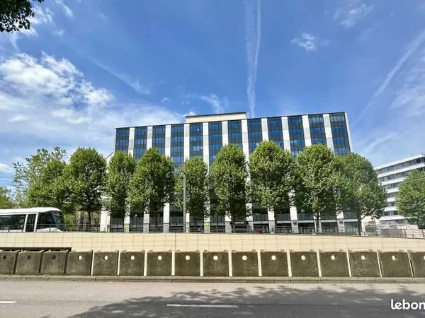 Bureaux 1 100 m²