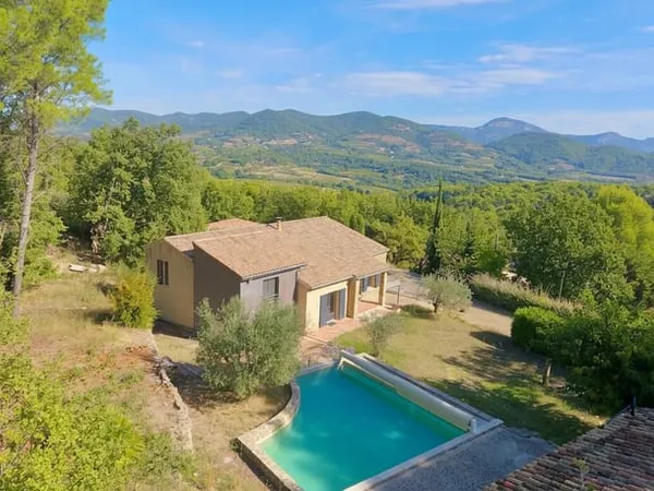 10 MIN DE VAISON - MAISON AVEC PISCINE
