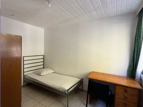 Chambre étudiant à proximité des universités et des commerces