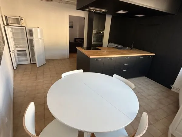 BERNIN CENTRE- F4 DUPLEX MEUBLÉ - 99 m² - 3 CHAMBRES - CAMPUS À 15 MIN - 1100