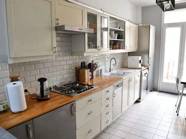Appartement spacieux de 5 pièces à Rouen Centre avec terrasse, 2 parkings et 1 cave