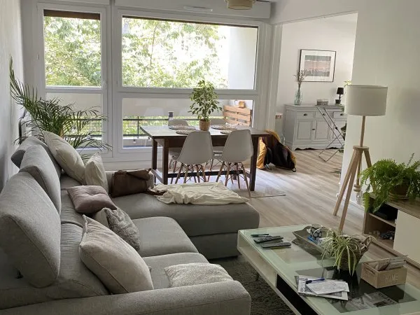 Loue appartement meublé 82m2 avec balcons et garage - La Doutre