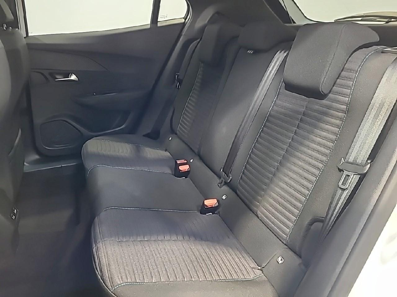 Peugeot 2008 puretech 130 s&s eat8 style — photo 13
