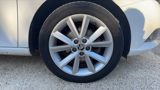 Skoda Fabia Combi 1.2 TSI 90 - Ambition – 2016 – 98168 km – Essence – Boîte Manuelle — photo 12