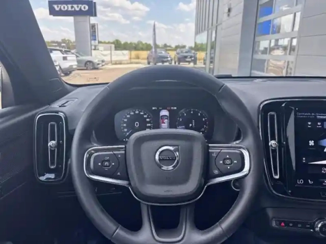 Volvo Xc40 t2 129ch momentum business geartronic 8 — photo 8