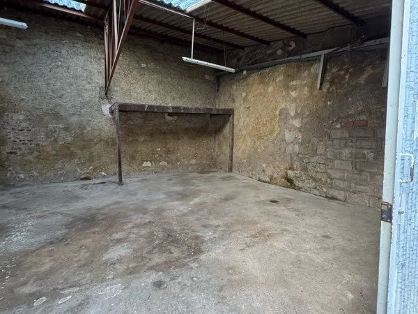 Garage 62m2 centre ville Dormans