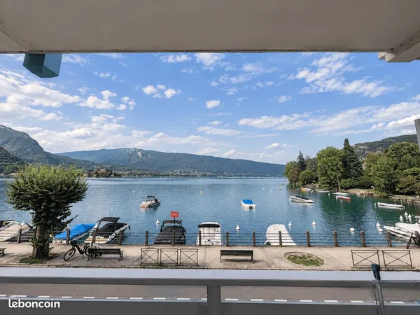TALLOIRES - T3 MEUBLÉ 48 m² - VUE LAC - BALCON - PARKING