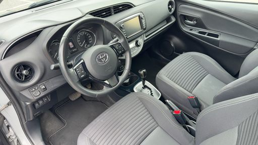 Toyota Yaris 1.5 VVT-i 100 Hybrid E-CVT - Collection – 2018 – 36785 km – Hybride essence – Boîte Automatique — photo 17