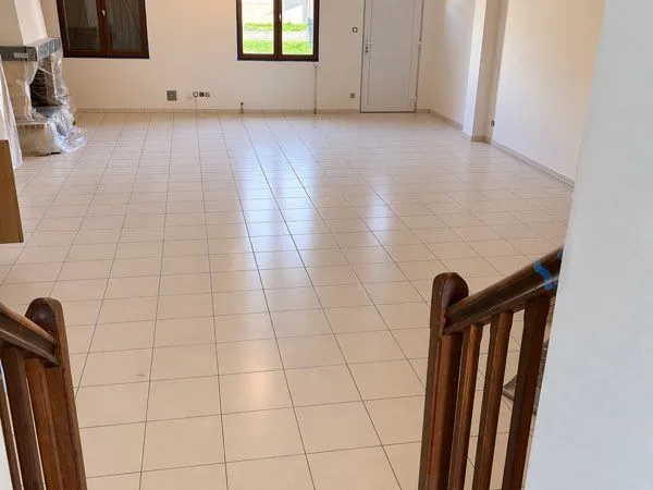 Maison mitoyenne à étage