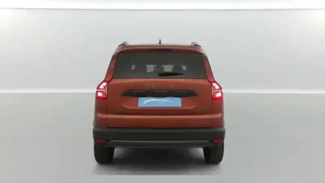 Dacia Jogger tce 110 7 places — photo 4