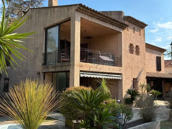 Mougins proche commodités - Villa familiale
