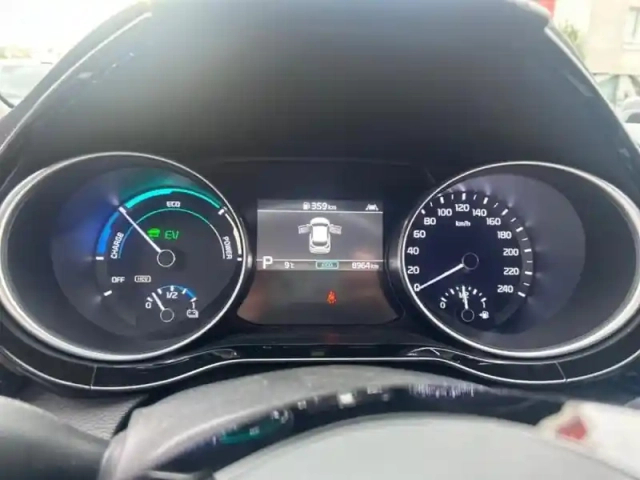 Kia Xceed 1.6 gdi 105ch + plug-in 60.5ch active dct6 — photo 11