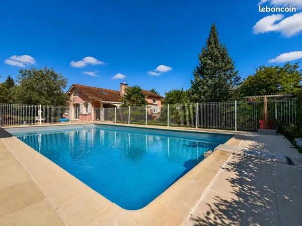 Maison 7 pièces 180 m²
