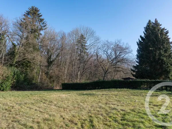 Terrain constructible 1795 m²