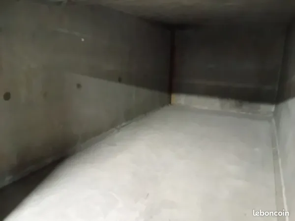 Garage sécurisé / box fermé / Métro fort de Mons / 5mn de Lille