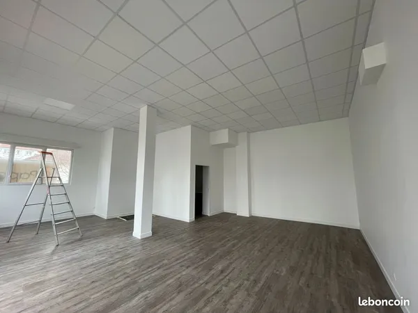 Local professionnel 67 m² plain-pied — Dijon Montchapet — refait à neuf