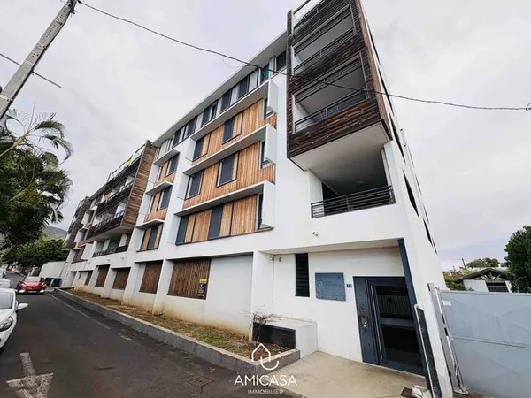 LA POSSESSION (CENTRE VILLE) - APPARTEMENT T2