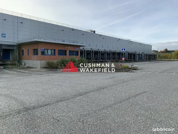 ENTREPOT - LOGISTIQUE 7238 m² BAZIEGE