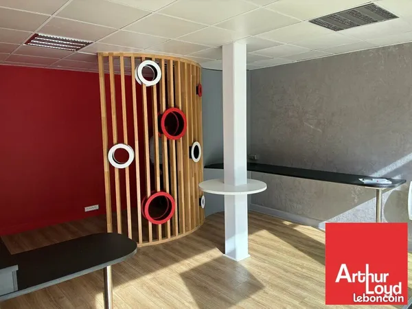 Local commercial 30 m² LA ROCHE-SUR-YON