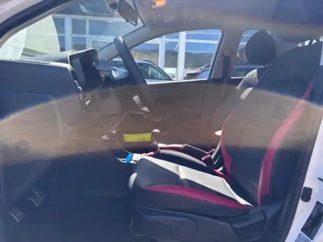 Kia Picanto 1.2 dpi 84ch gt line premium — photo 11