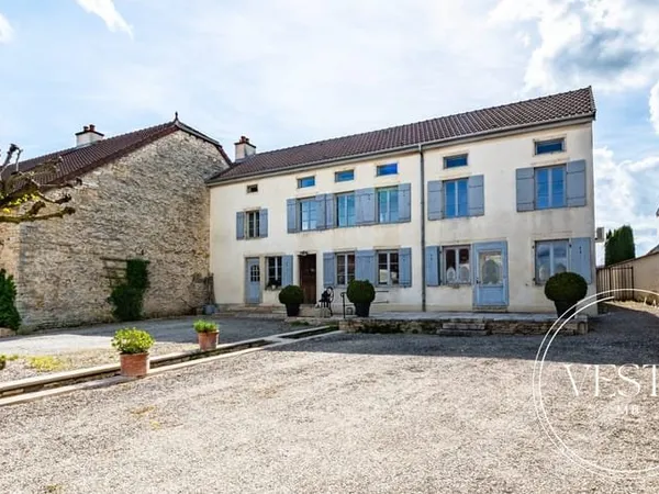 FONTENELLE - Maison 8 pièces 350m²