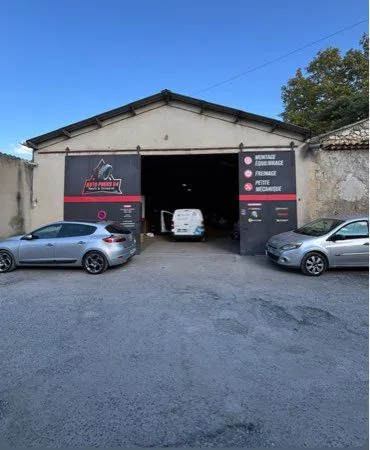 Local d’activité et entrepôt Location Pertuis 1p 280m² 1500€