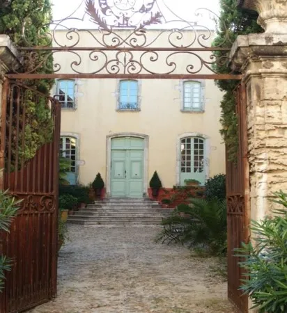 Propose chambres dans hôtel particulier - colocation senior - Drôme-Ardèche