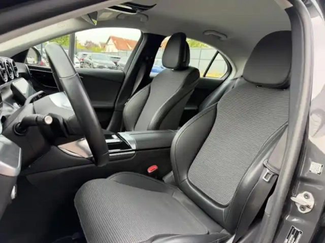 Mercedes Classe C c 220 d berline  avantgarde li — photo 36