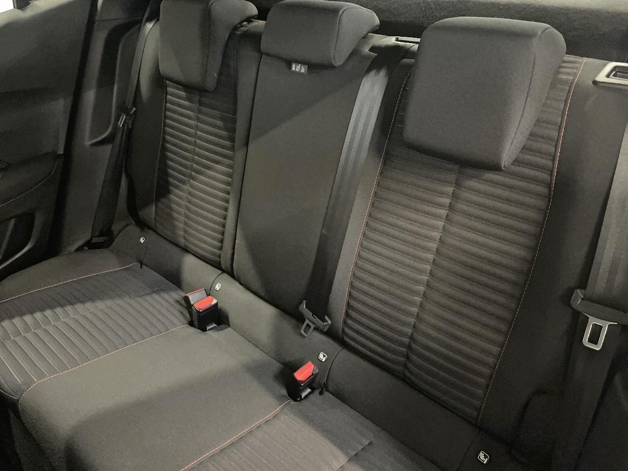 Peugeot 2008 puretech 130 s&s bvm6 active business — photo 13