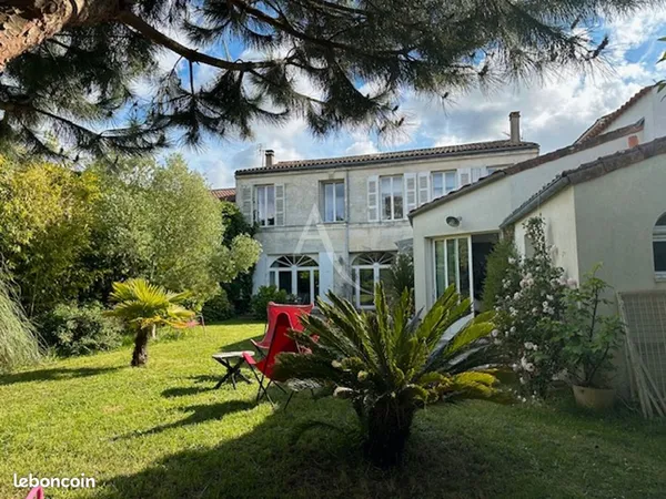 Maison 7 pièces 304 m²
