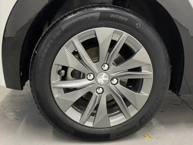 Peugeot 208 e- 136ch style — photo 5