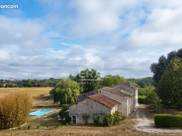 Propriété 7 pièces 214 m²