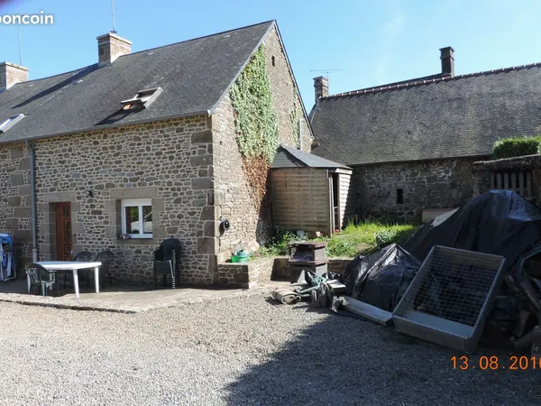 Maison dans hameau