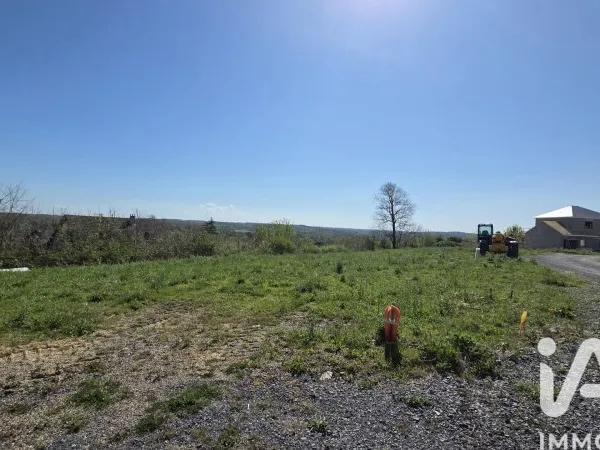 Terrain 730 m²