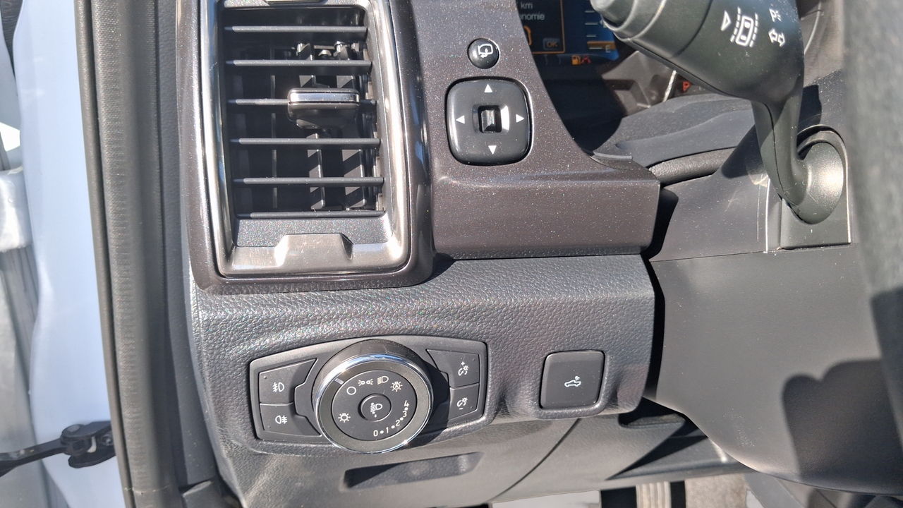 Ford RANGER DOUBLE CABINE 2.0 ECOBLUE 213 BV10 — photo 18