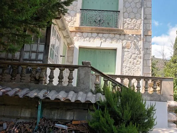 MAISON A LOUER à Saint-Vallier-de-Thiey