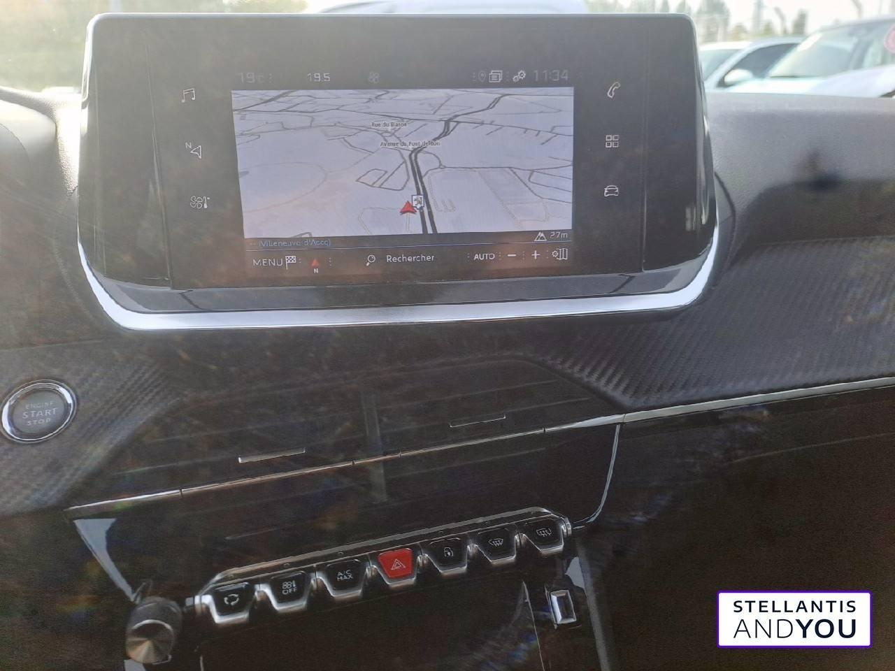 Peugeot 208 puretech 100 s&s bvm6 allure — photo 15