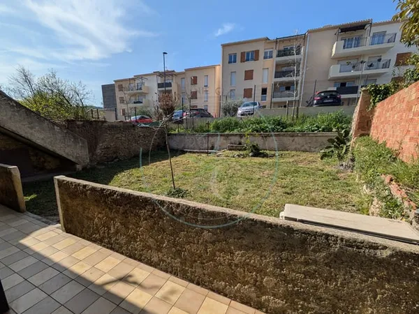 Le Muy - Location annuelle Appartement T2 avec jardin
