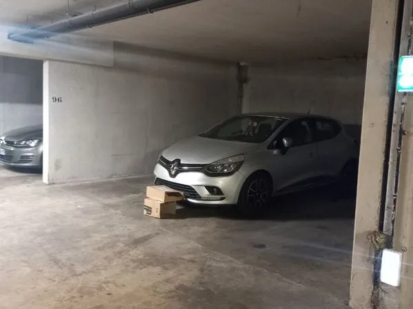 Stationnement Location Marseille   100€
