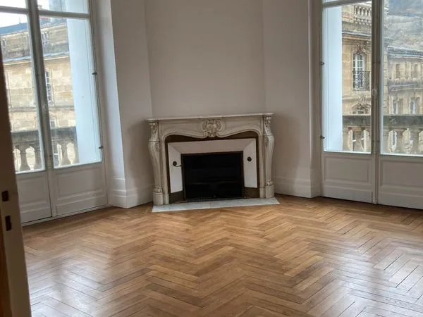 Place du parlement appartement d'exception