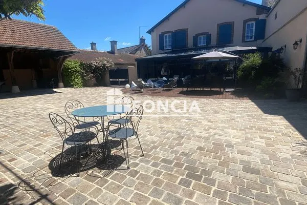 Maison 9 pièces 195 m²