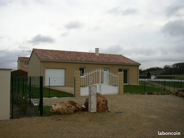 Pavillon 3 chambres proche commerces