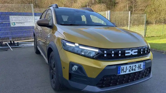 Dacia Sandero eco-g 120 auto — photo 21