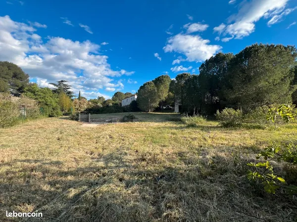 Terrain constructible 1150 m² Calme absolu & accès rapide A75