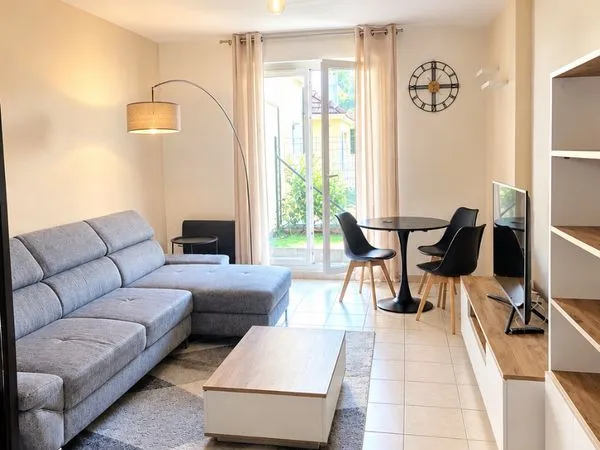 Appartement 3 pièces - rénové et meublé