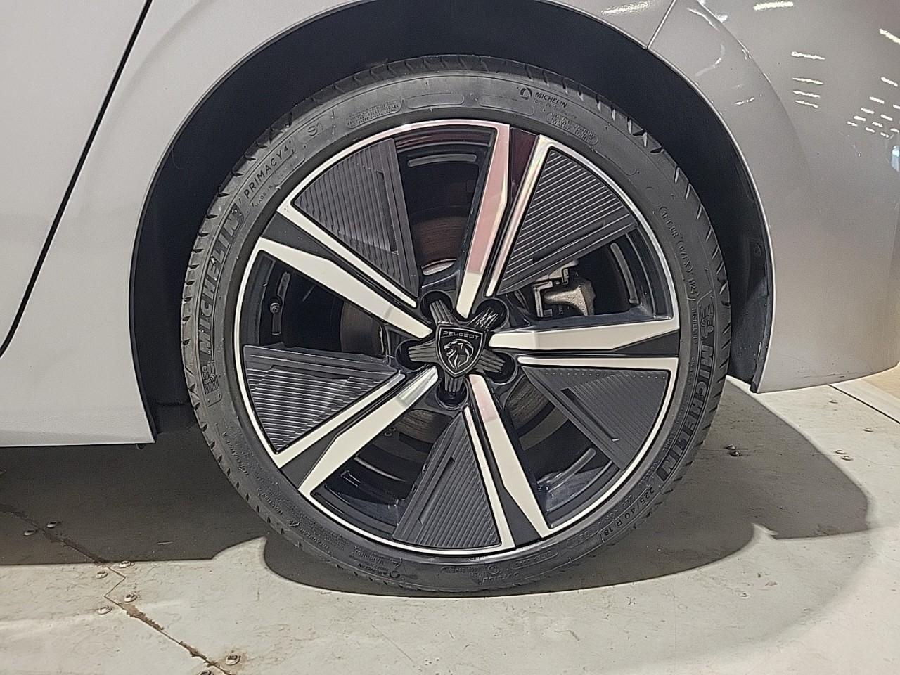 Peugeot 308 phev 225 e-eat8 gt — photo 16