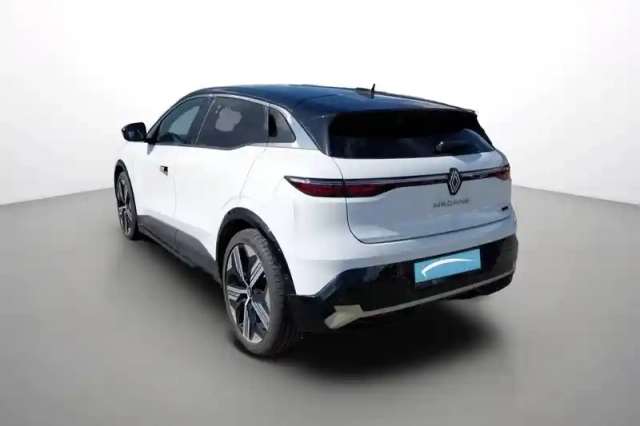 Renault Megane e-tech 220 ch autonomie confort gsr2 — photo 3