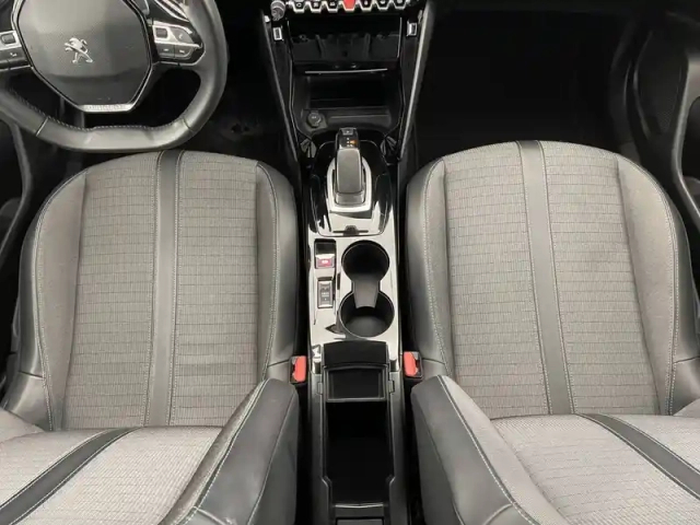 Peugeot 2008 puretech 130 s&amp;s eat8 — photo 16