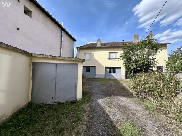 A Essey-Lès-Nancy une maison de 490 m² dont 212 m² habitable sur une parcelle de 1601 m²